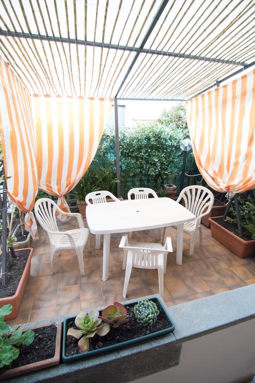 Holiday House Torre Del Lago Torre del Lago Puccini Exterior foto